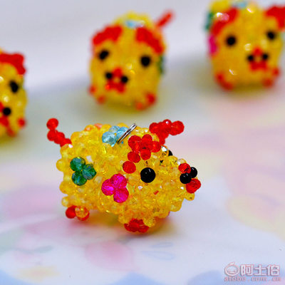 福美織珠廠2015年新款豬形手機掛件 老師傅純手工編織的匠心之作